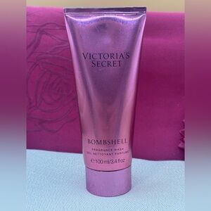 Victoria’s Secret ‘bombshell’ fragrance wash 3.4oz